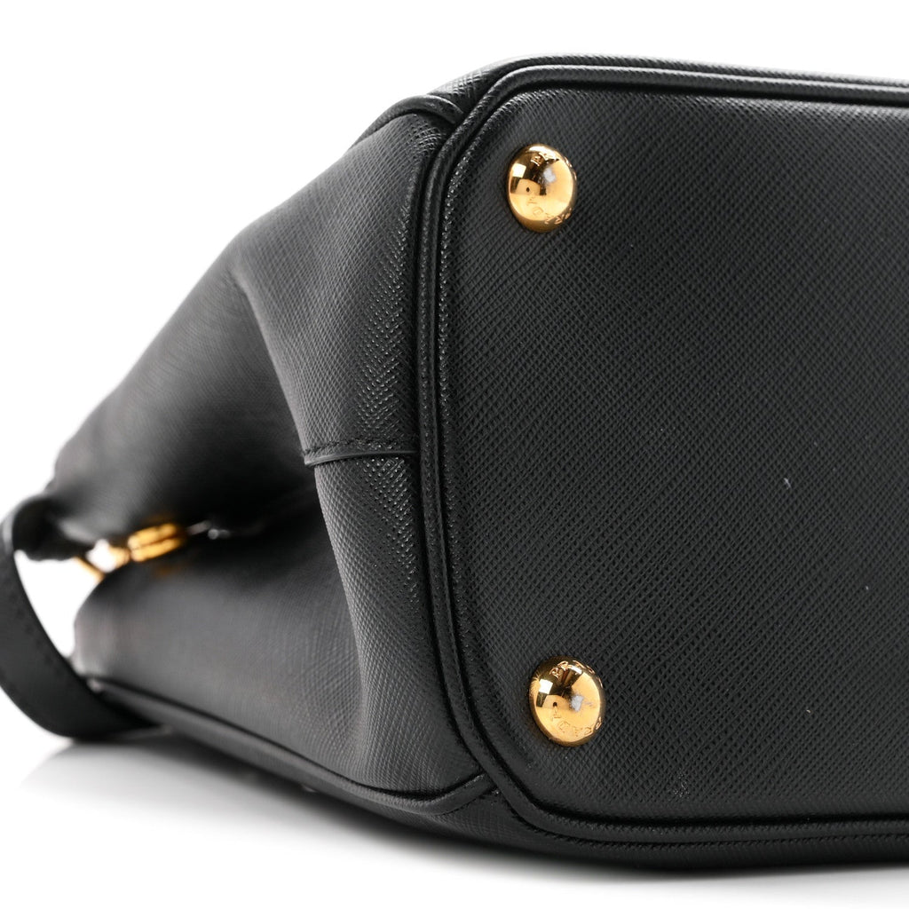 Saffiano Medium Galleria Double Zip Tote Black