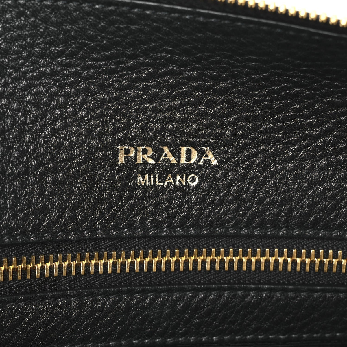 Vitello Daino Small Tote Black