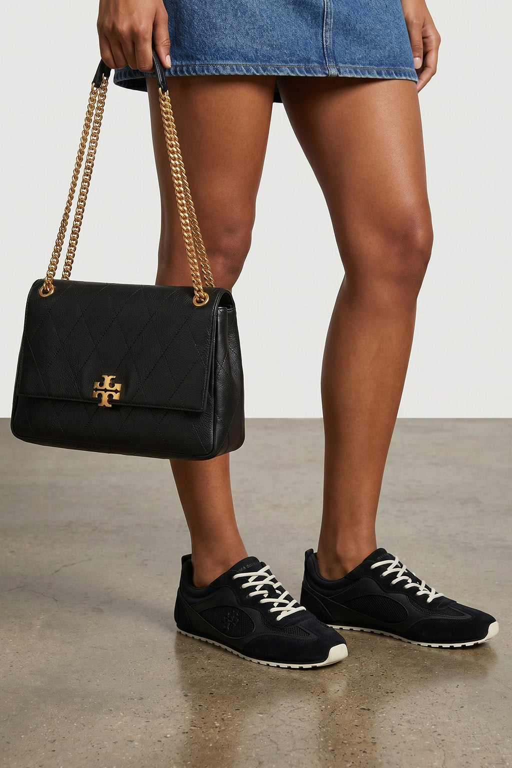 Charlie Shoulder Bag in Black