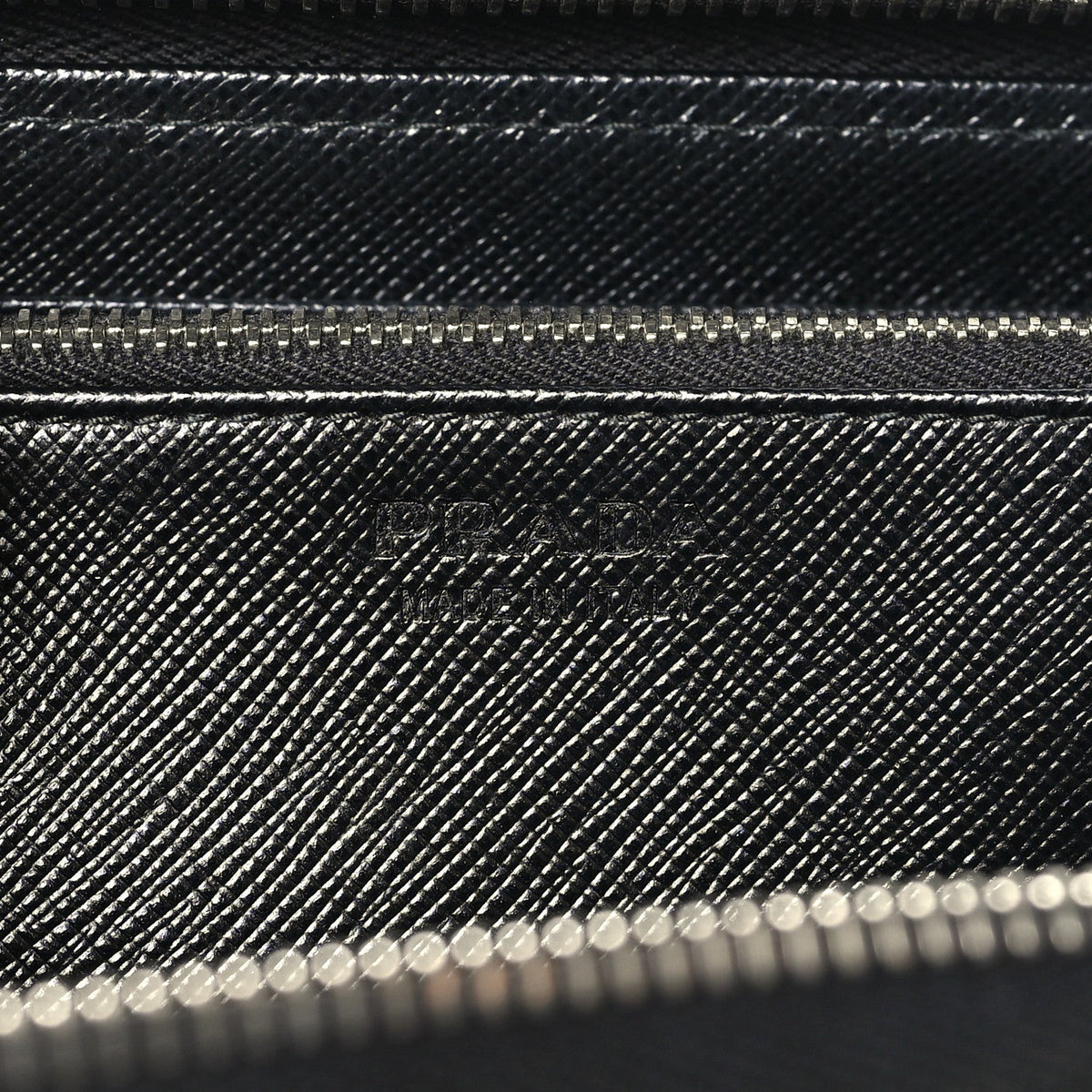 Saffiano Triangle Zip Wallet Black
