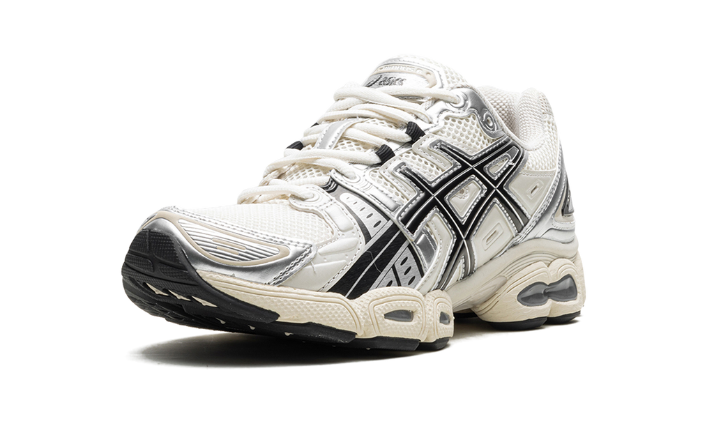 Gel Nimbus 9 "Cream / Black" 1201A424 105