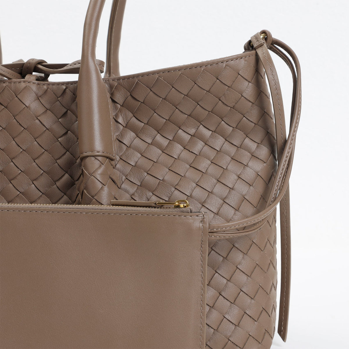 Bottega Veneta Pinacoteca Medium Handbag Women