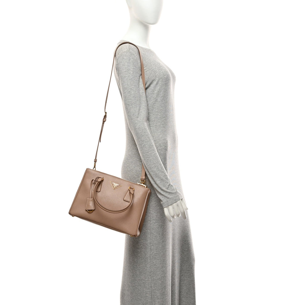 Saffiano Lux Small Galleria Double Zip Tote Cipria