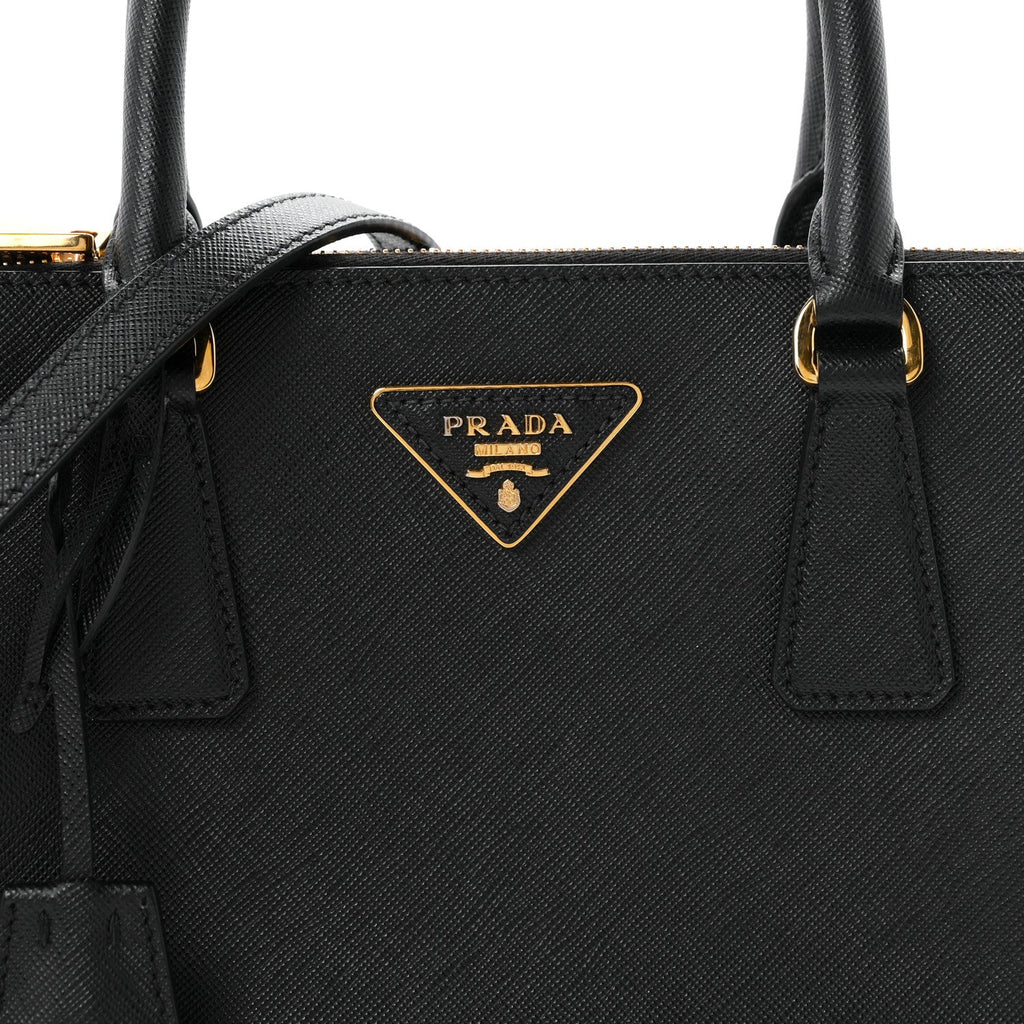 Saffiano Medium Galleria Double Zip Tote Black