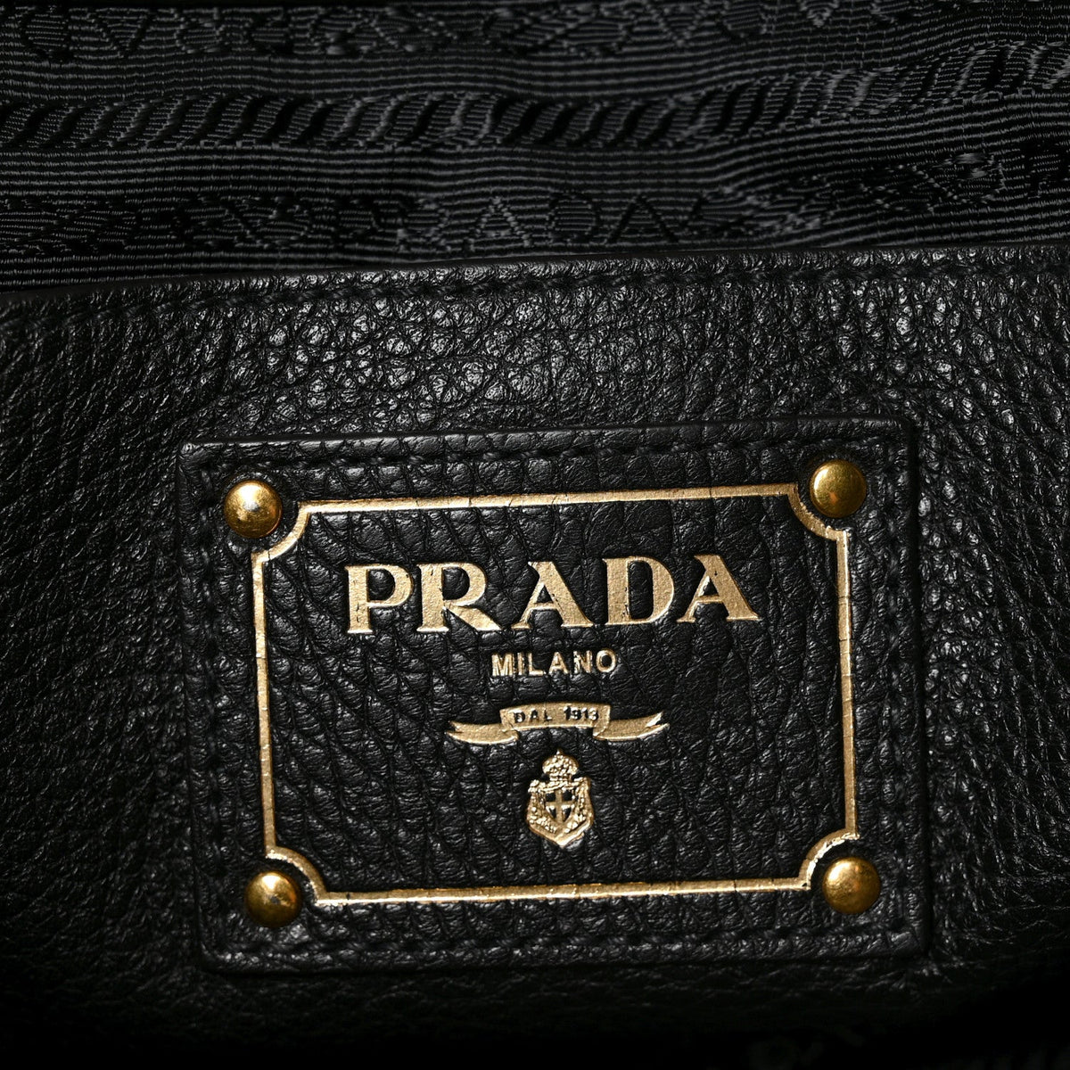 Vitello Daino Shopping Tote Black