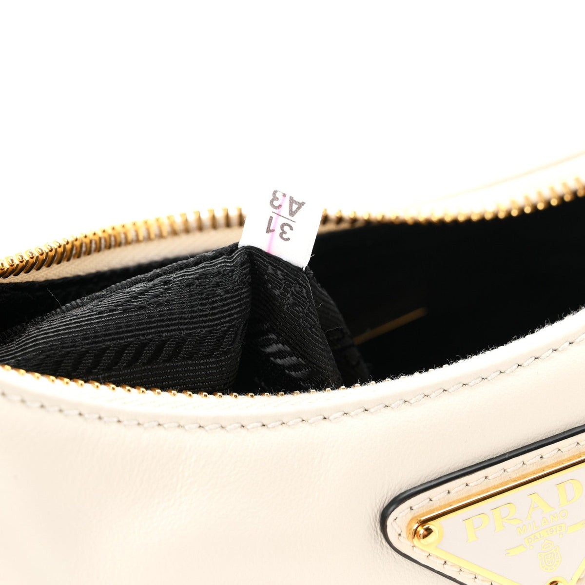 Vitello Re-Edition 2005 Shoulder Bag White