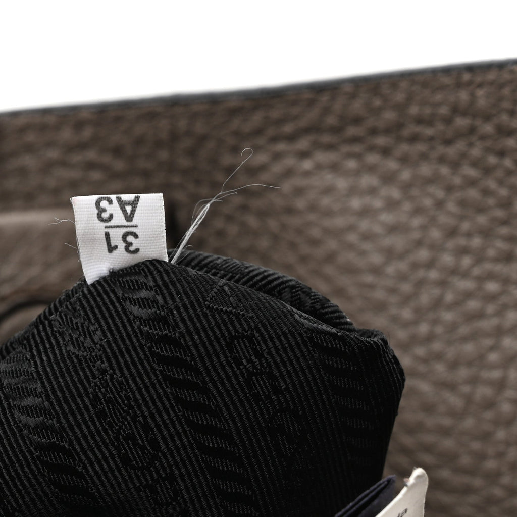Vitello Daino Soft Hobo Messenger Bag Argilla