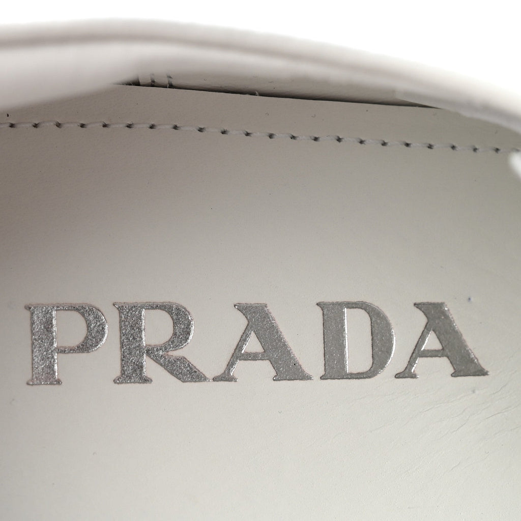 Spazzolato Calzature Donna Triangle Logo 50mm Derby Loafers 38.5 White 38.5 White