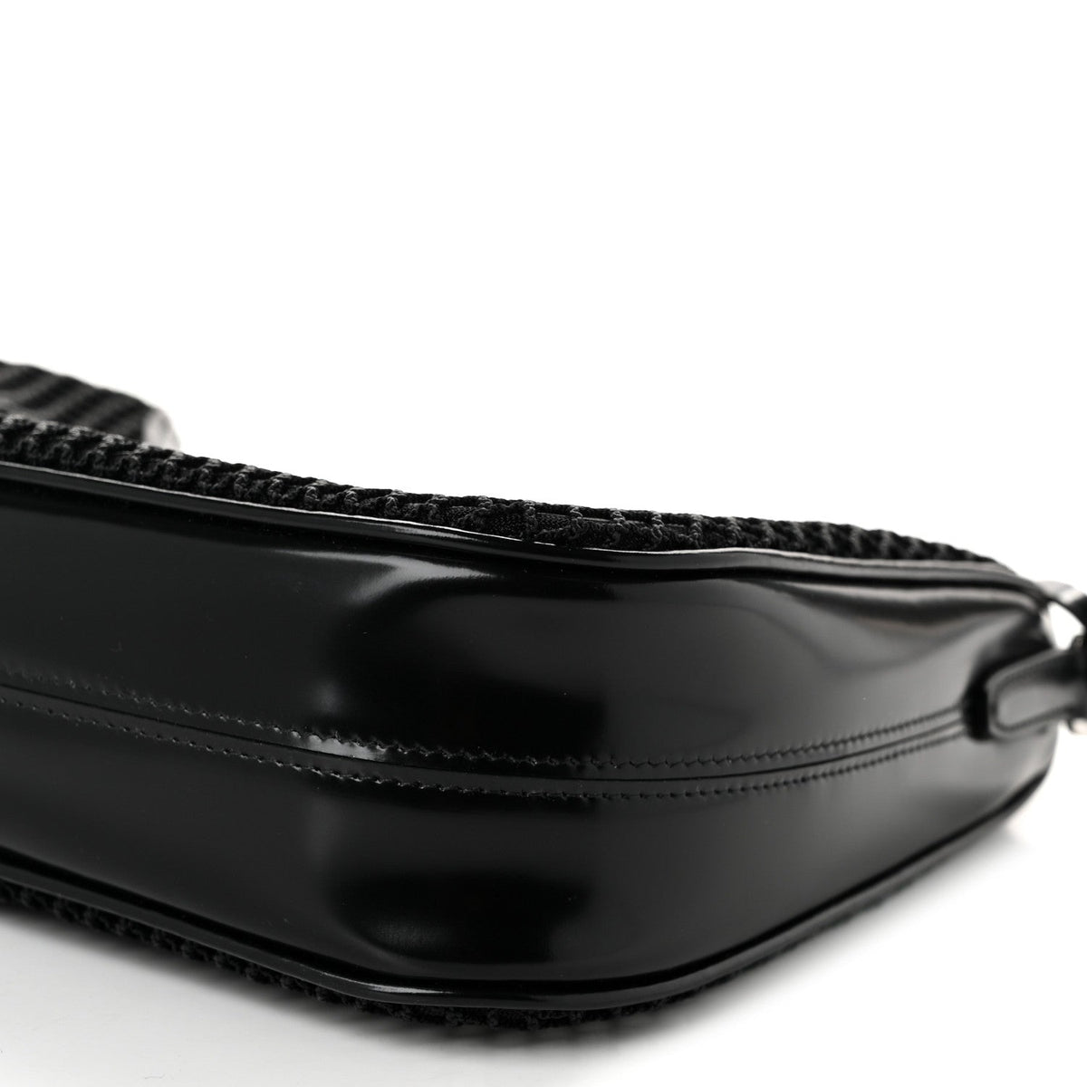 Mesh Brushed Calfskin Re-Edition 2005 Shoulder Bag Black