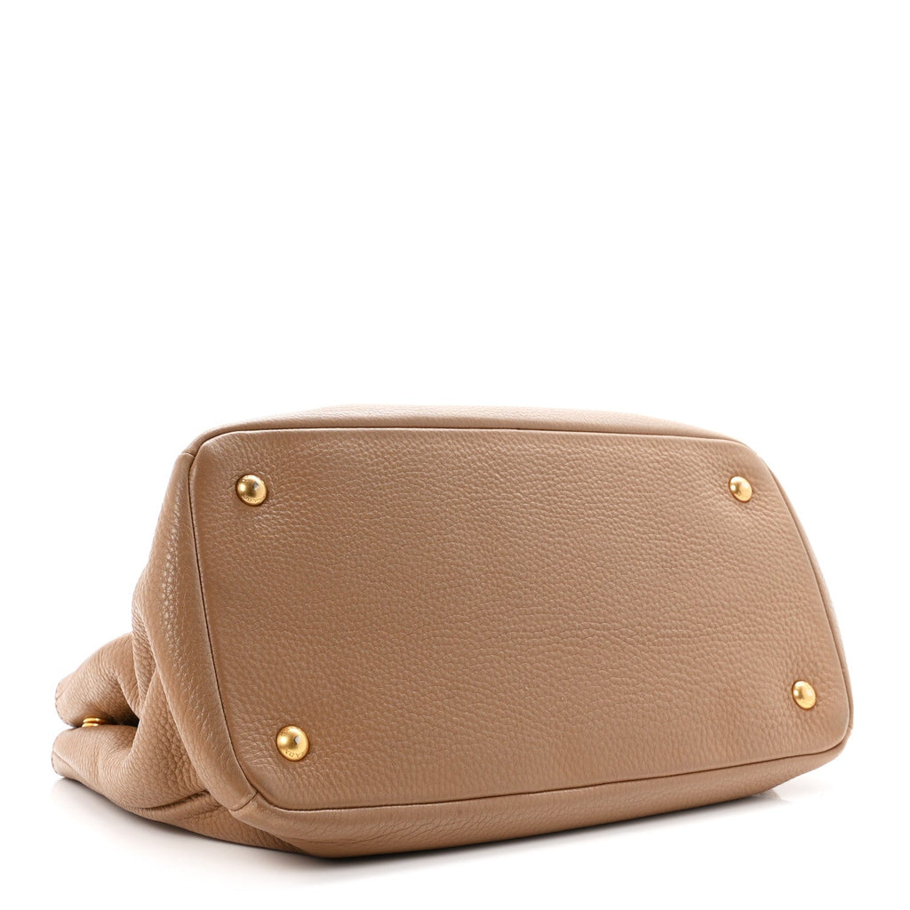 Vitello Daino Shopping Tote Cammeo