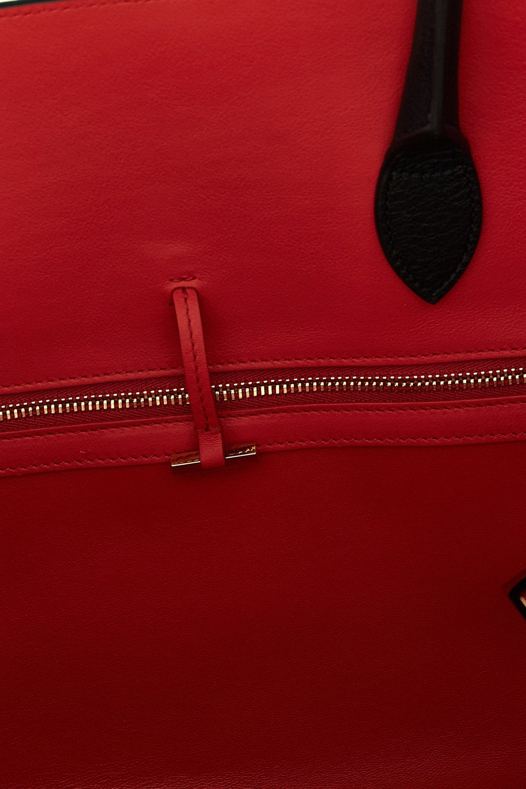 'Hug M' Top Handle Bag