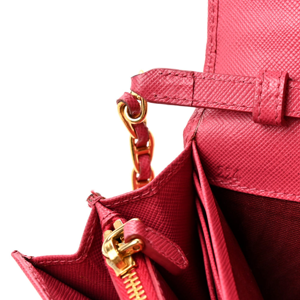 Saffiano Wallet on Chain Peonia