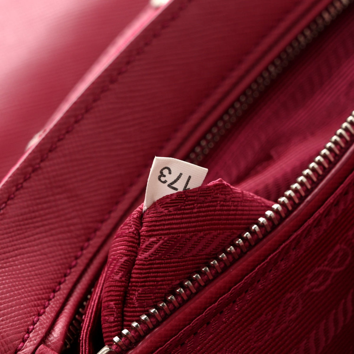 Tessuto Nylon Impuntura Flap Chain Bag Ibisco