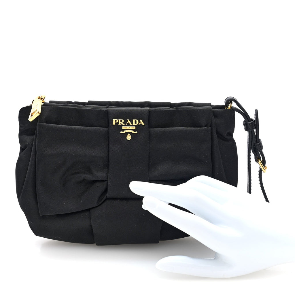 Tessuto Nylon Bow Wristlet Black