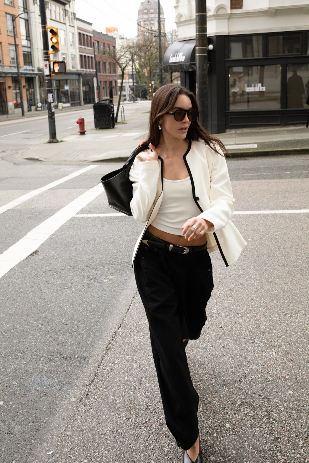 CONTRAST TRIM BUTTON FRONT COLLARLESS BLAZER