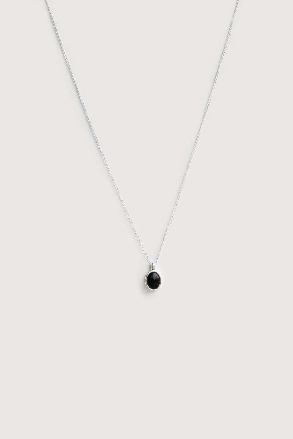 CURB CHAIN WITH ONYX PENDANT
