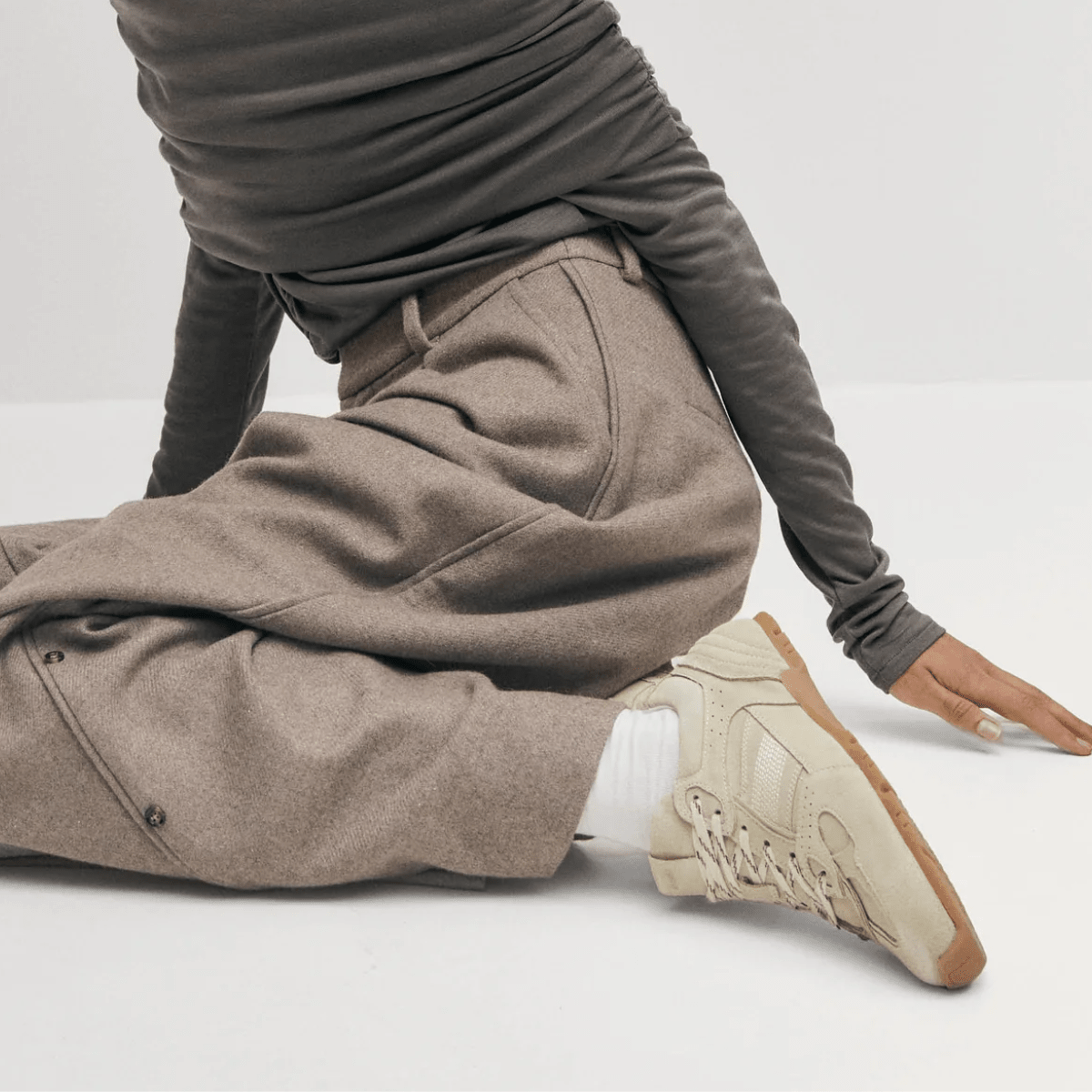 Alohas Women's Tb.56 in Suede Cream