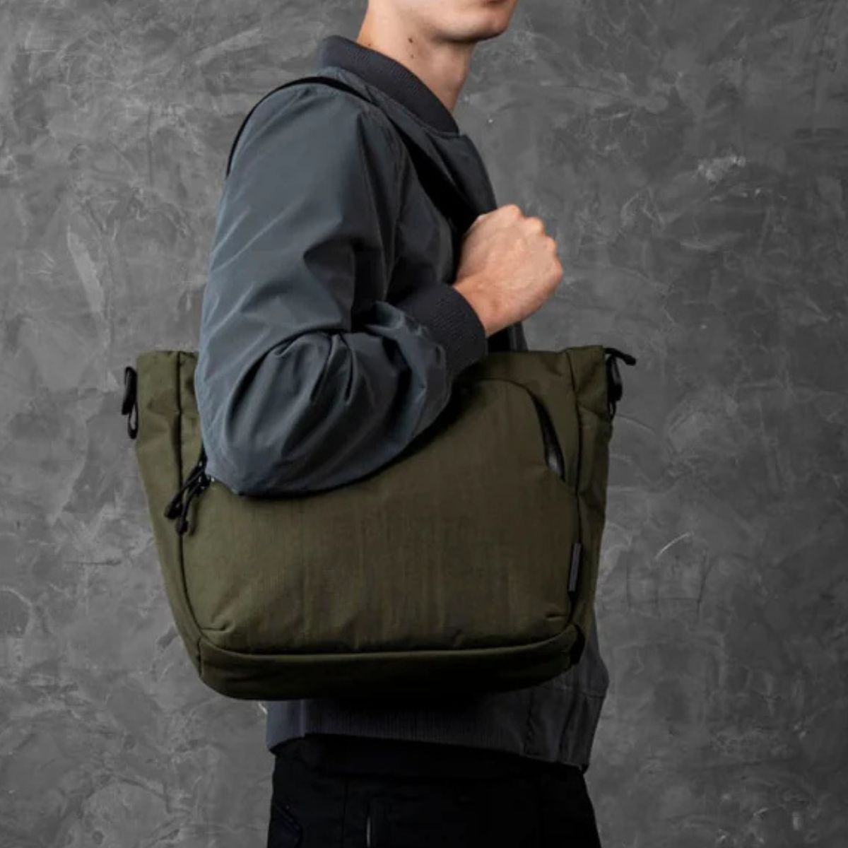 Alpaka Bravo Tote V2 12L in Green Axoflux 400D