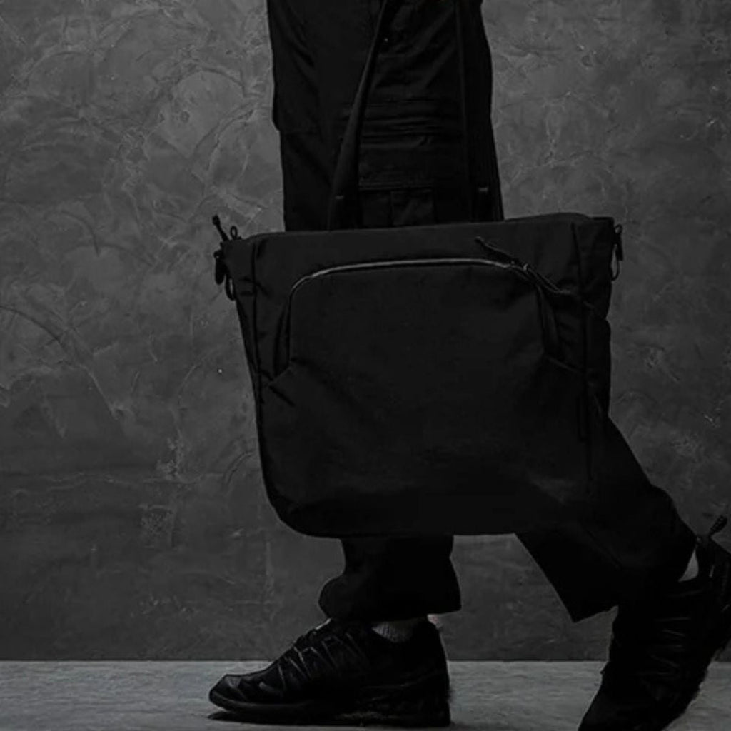 Alpaka Bravo Tote V2 14L in Black