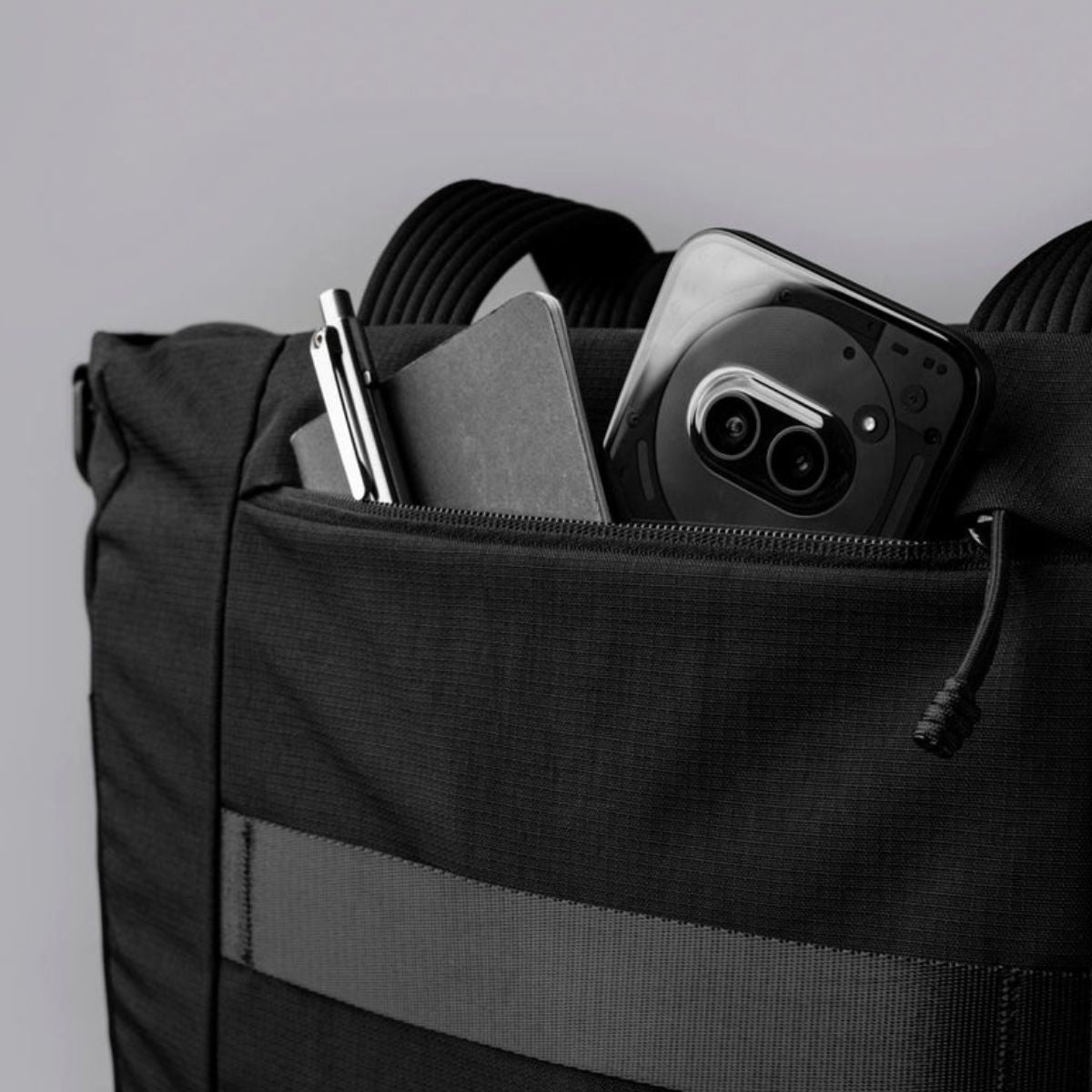 Alpaka Bravo Tote V2 14L in Black