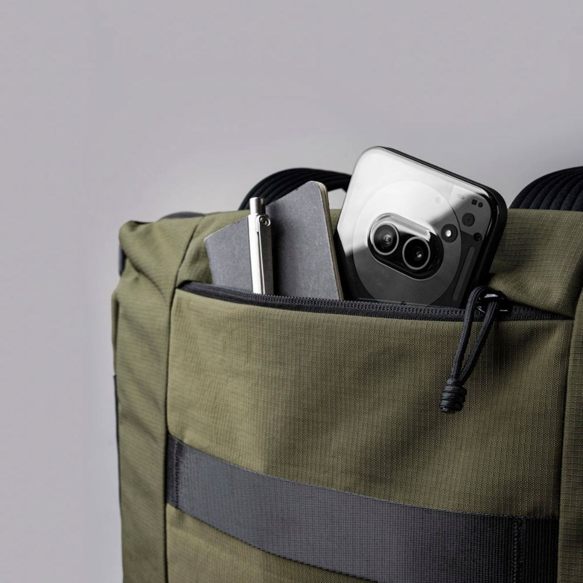 Alpaka Bravo Tote V2 14L in Green Axoflux 400D
