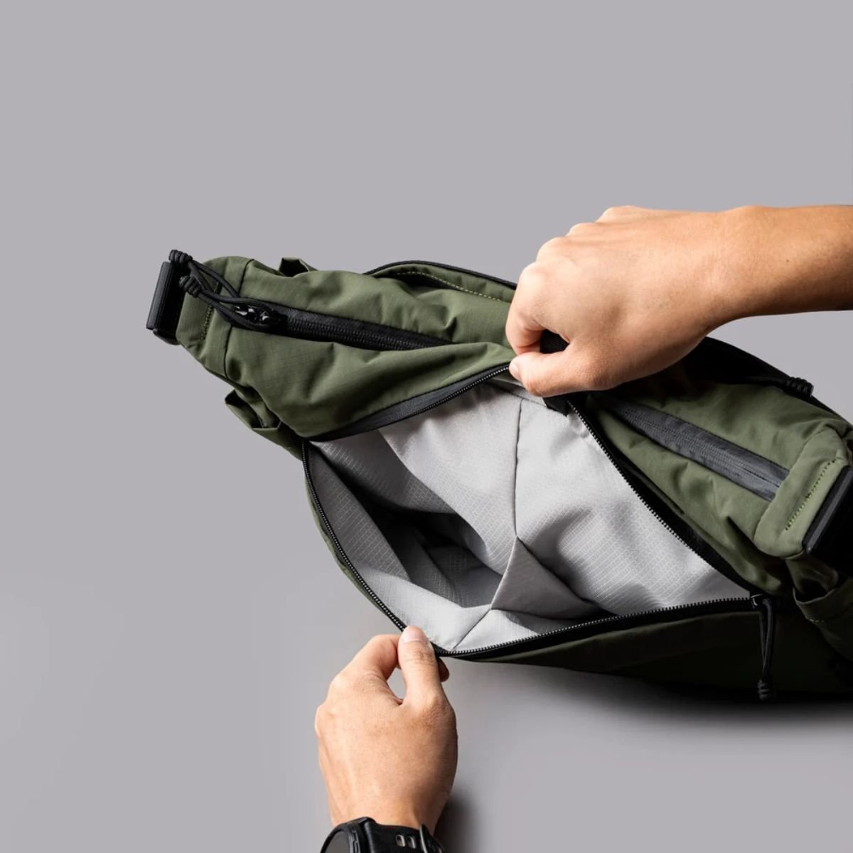 Alpaka Flight Satchel 11L in Green Axoflux 210D