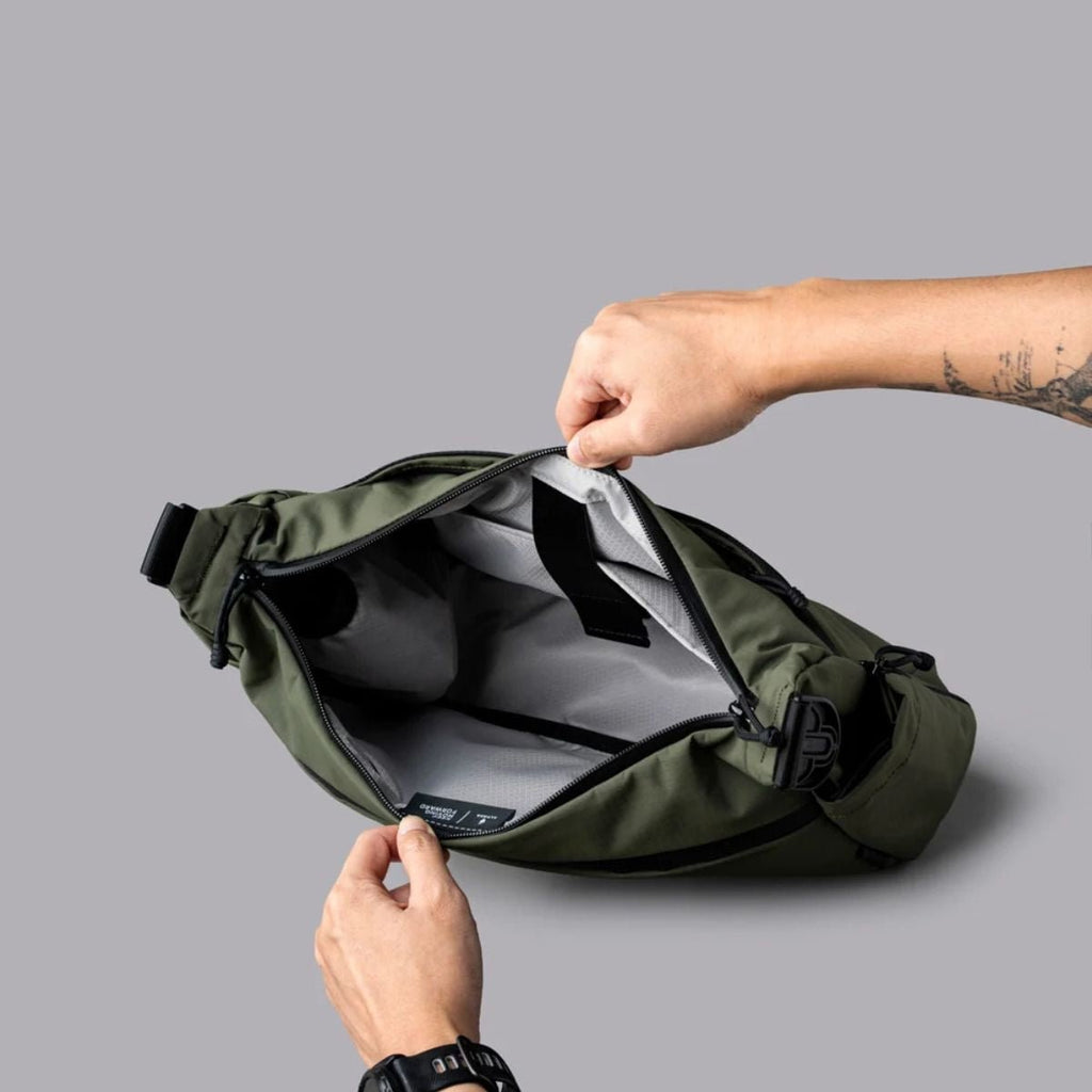Alpaka Flight Satchel 11L in Green Axoflux 210D