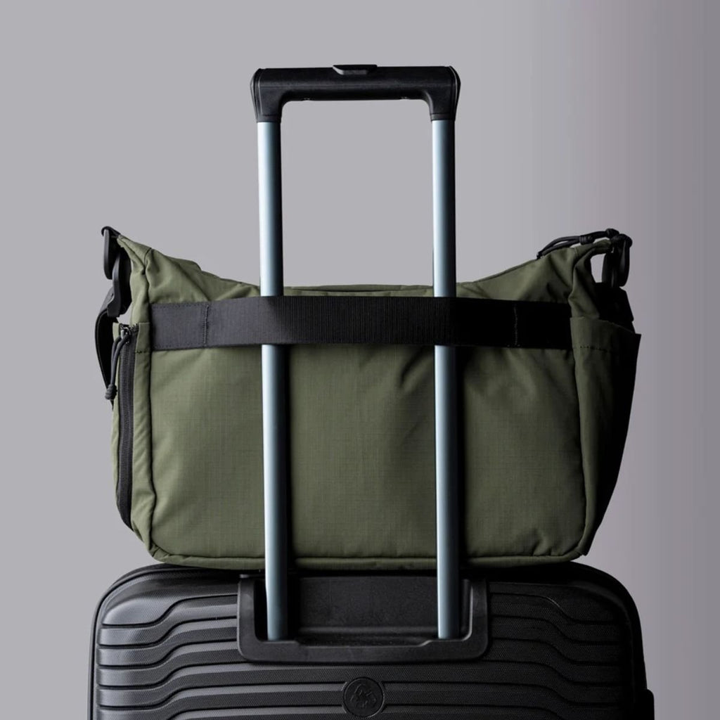 Alpaka Flight Satchel 11L in Green Axoflux 210D