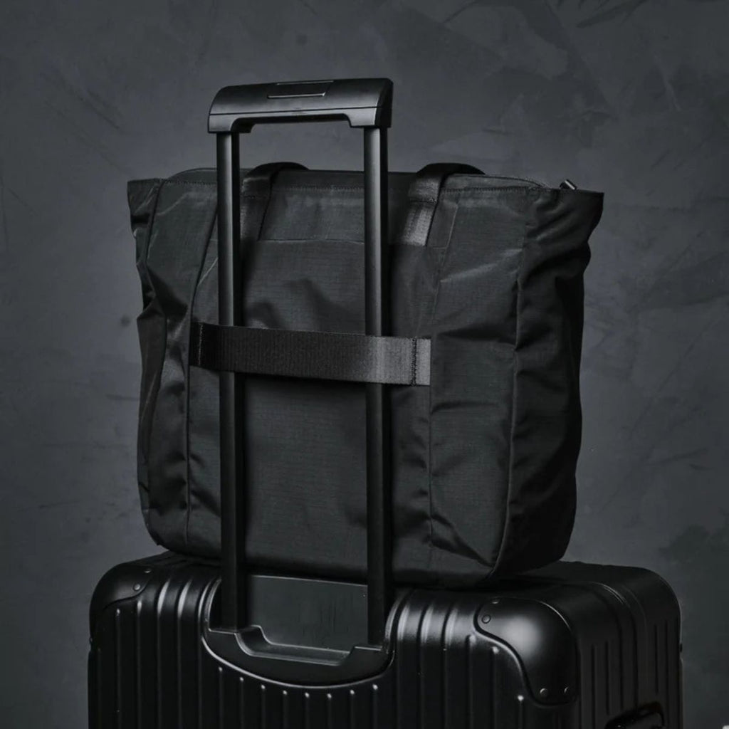 Alpaka Metro Tote in Black