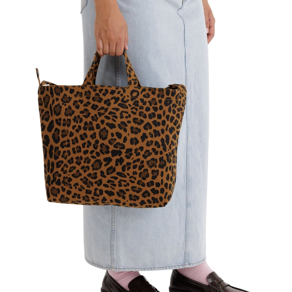 Baggu Horizontal Zip Duck Bag in Leopard
