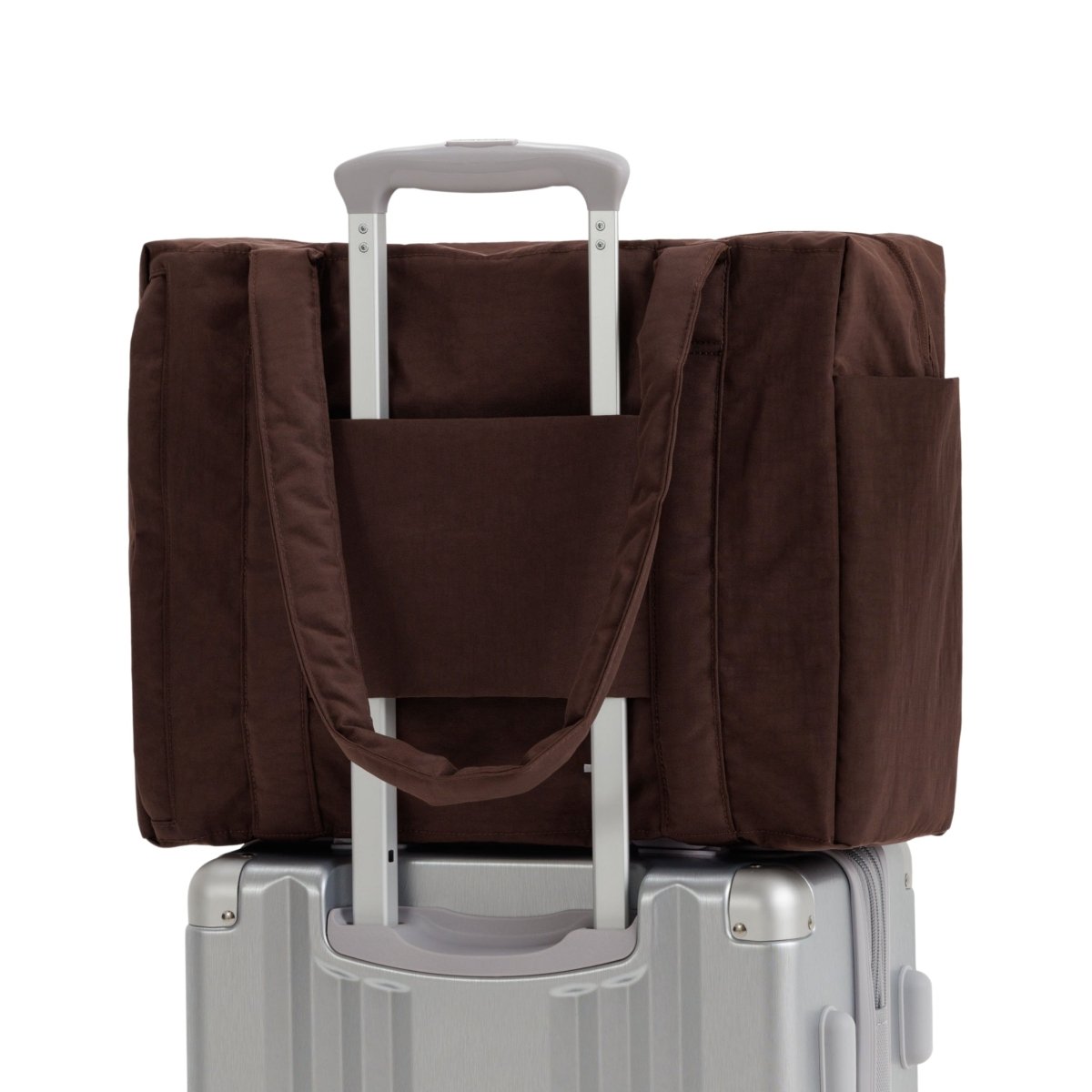 Baggu Small Cloud Carry-On in Coffee