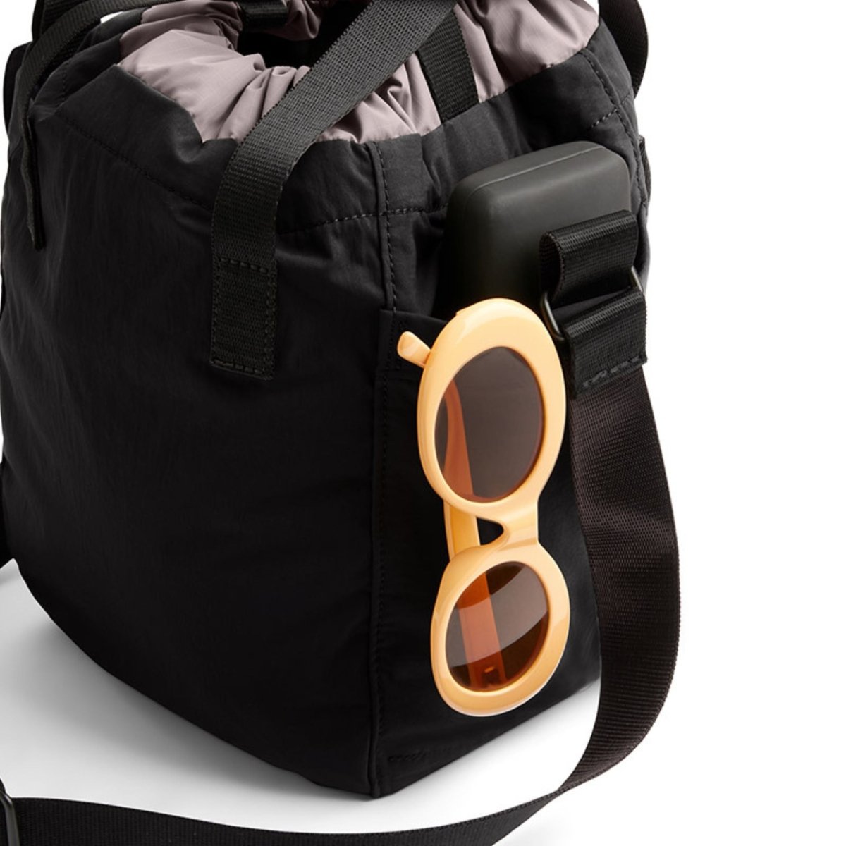 Bellroy Cinch Bucket Bag in Black