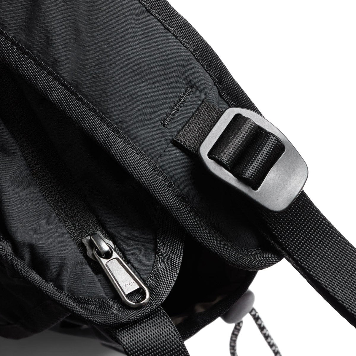 Bellroy Cinch Sling in Black