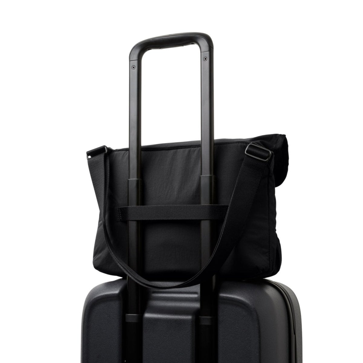 Bellroy Cinch Messenger in Black