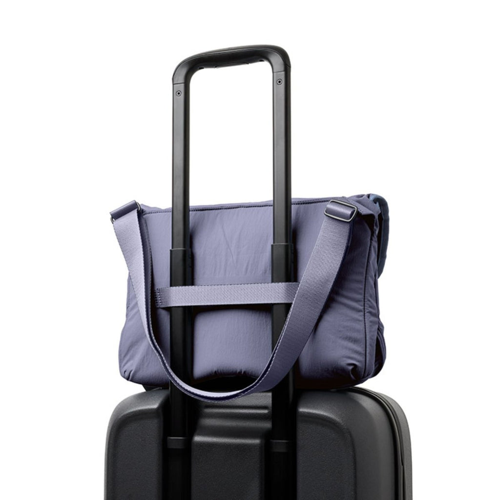 Bellroy Cinch Messenger in Lilac Haze