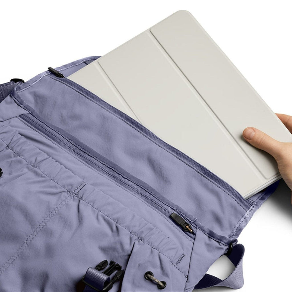 Bellroy Cinch Messenger in Lilac Haze