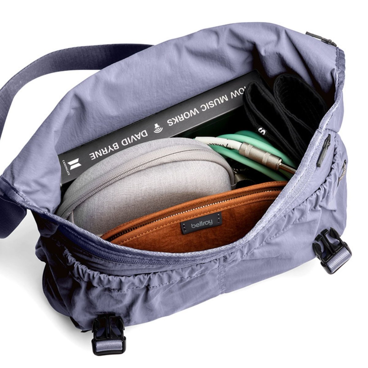 Bellroy Cinch Messenger in Lilac Haze