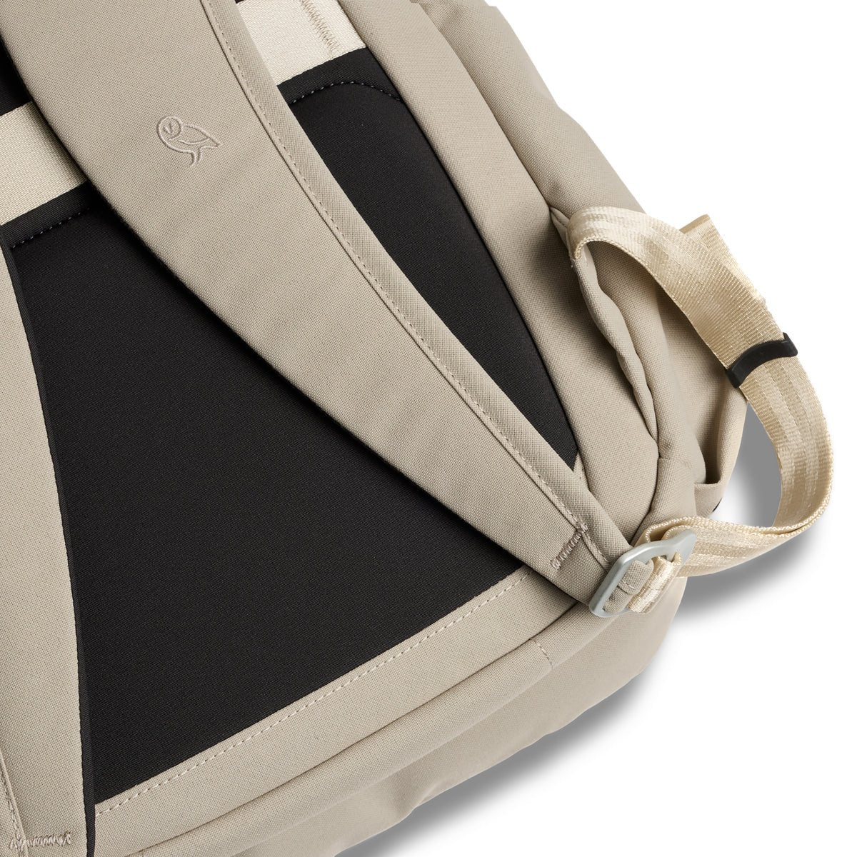Bellroy Classic Daypack 21L in Tahini
