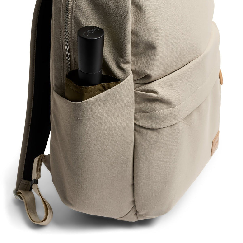 Bellroy Classic Daypack 21L in Tahini