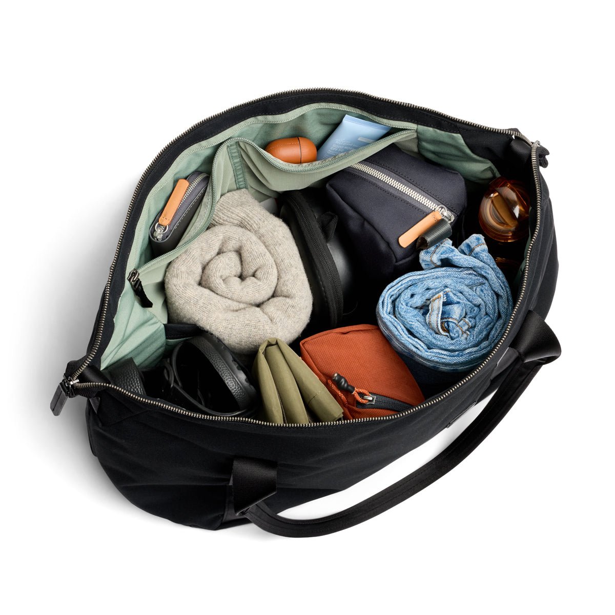 Bellroy Classic Getaway Bag 28L in Black