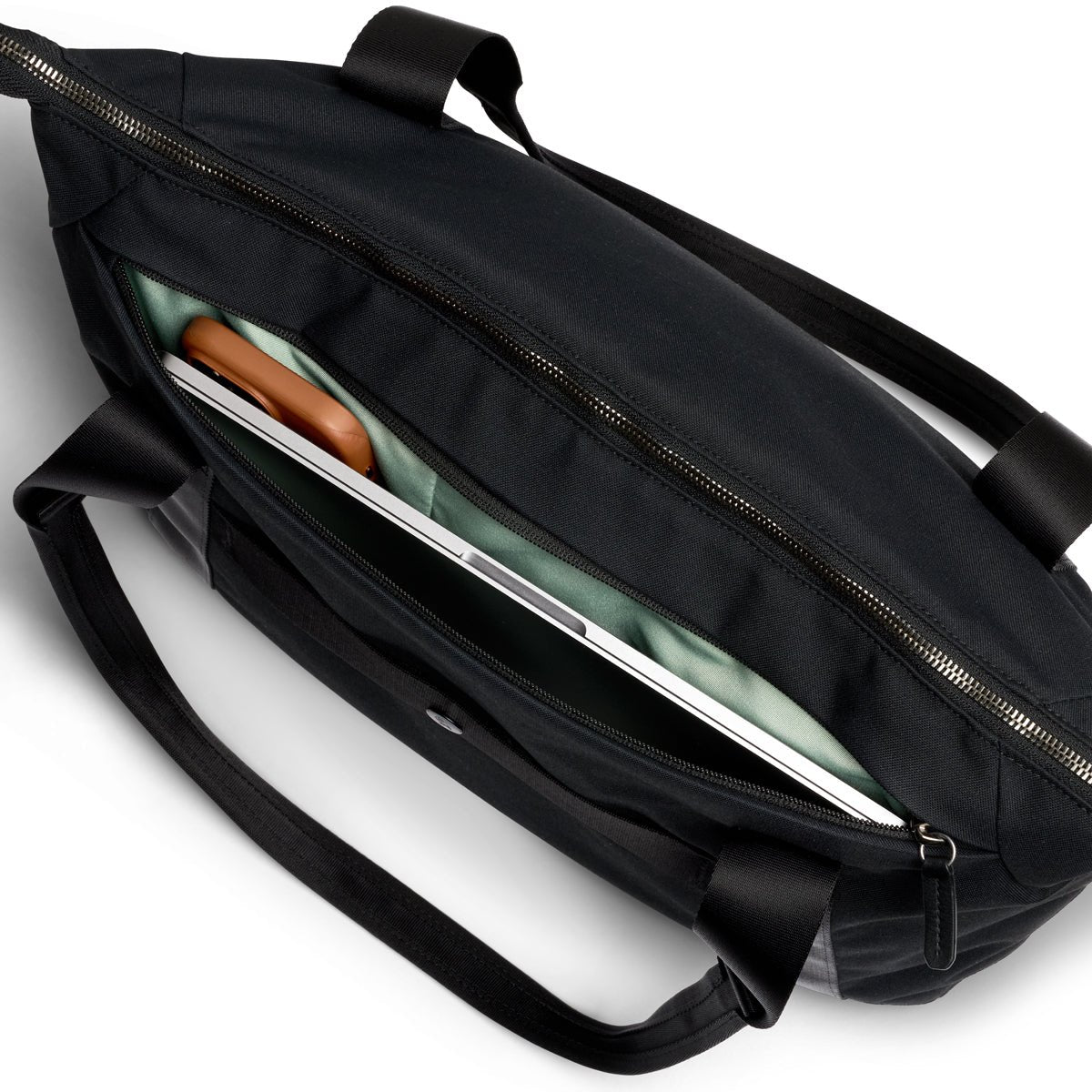 Bellroy Classic Getaway Bag 28L in Black