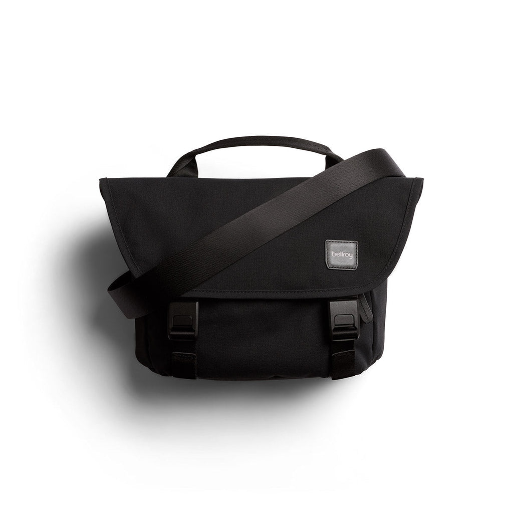 Bellroy Classic Messenger 6L in Black
