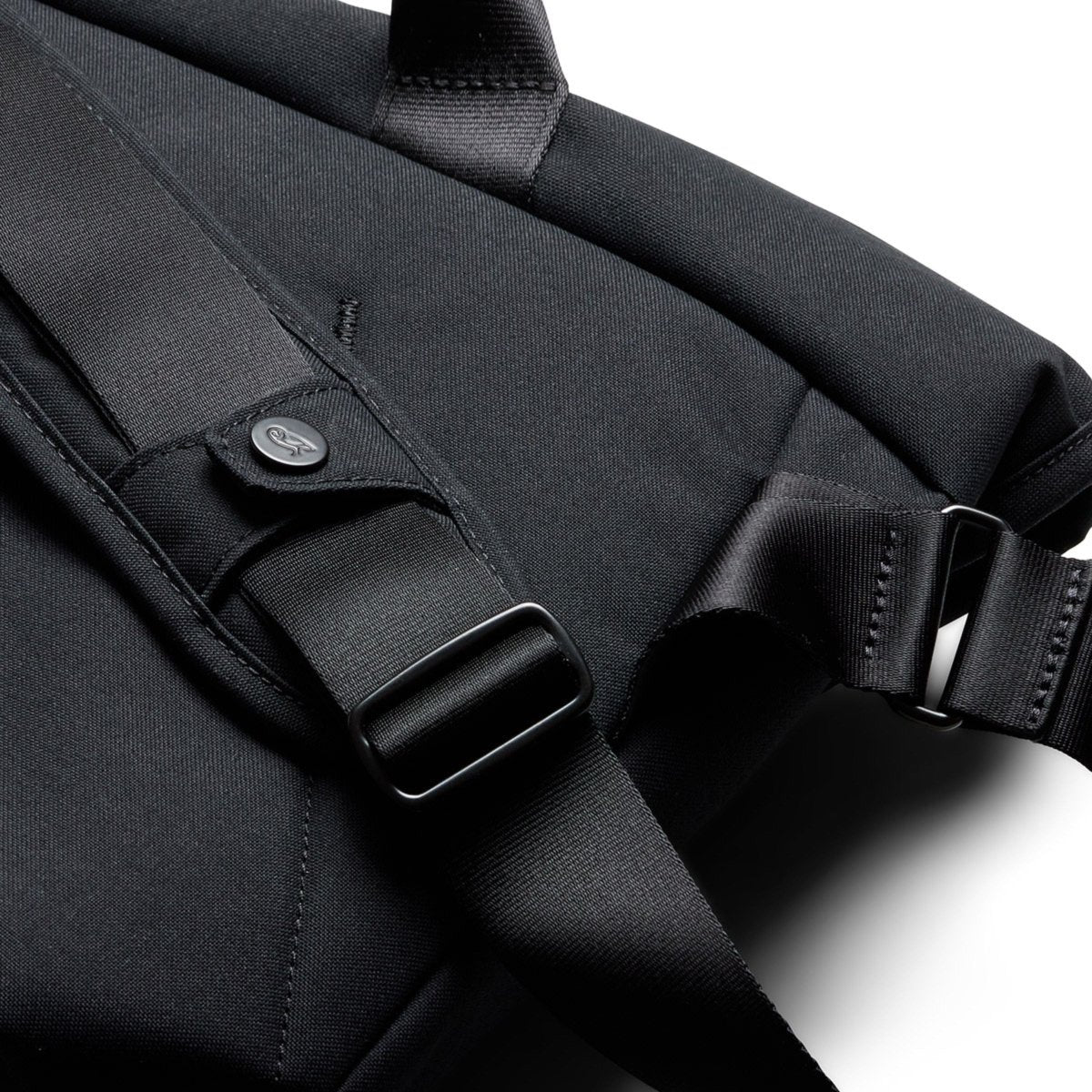 Bellroy Classic Messenger 13L in Black