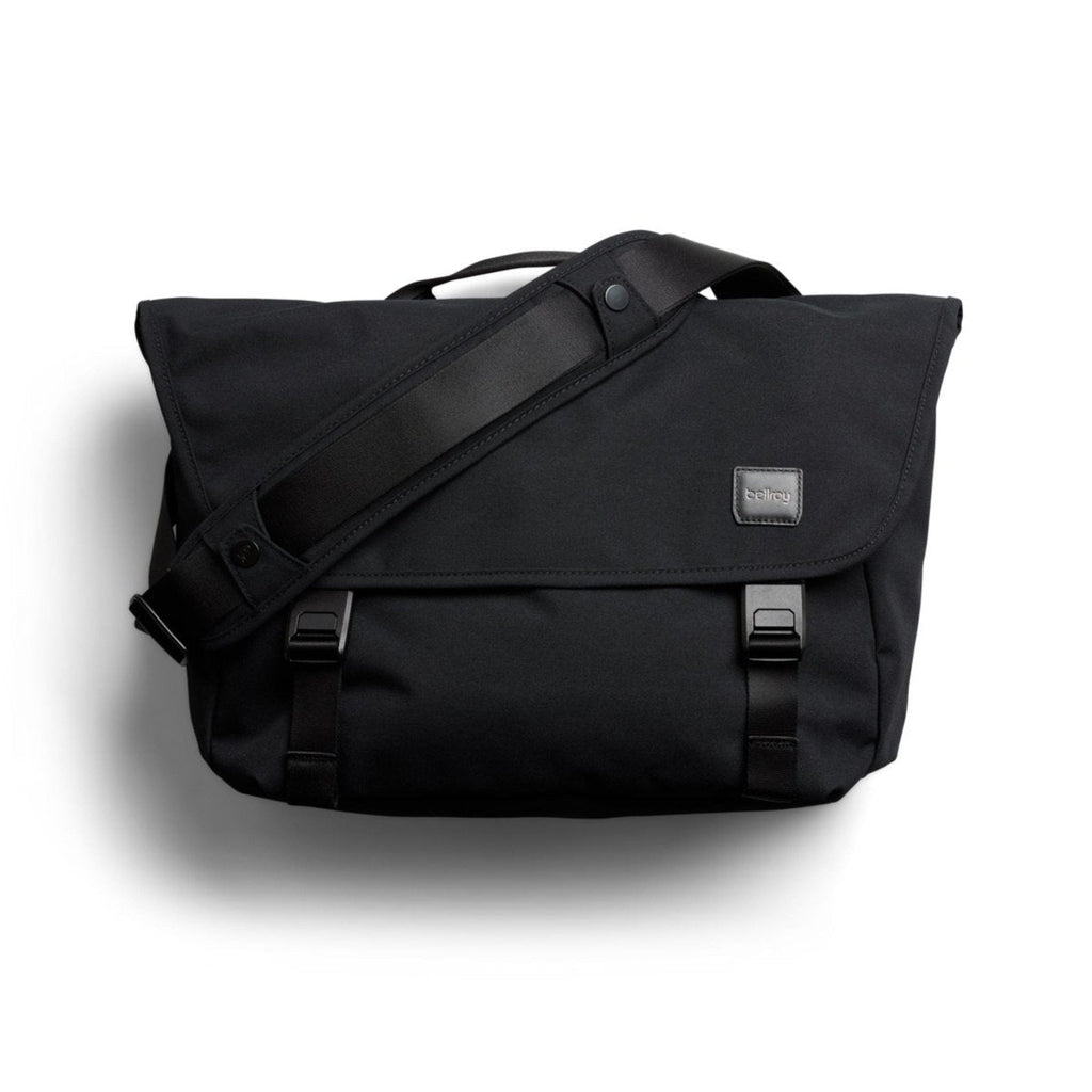 Bellroy Classic Messenger 13L in Black