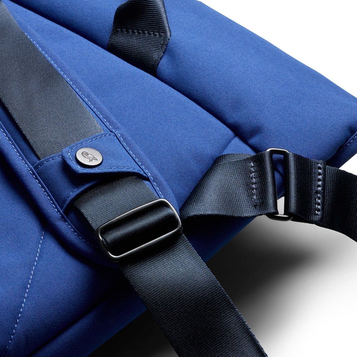 Bellroy Classic Messenger 13L in Indigo