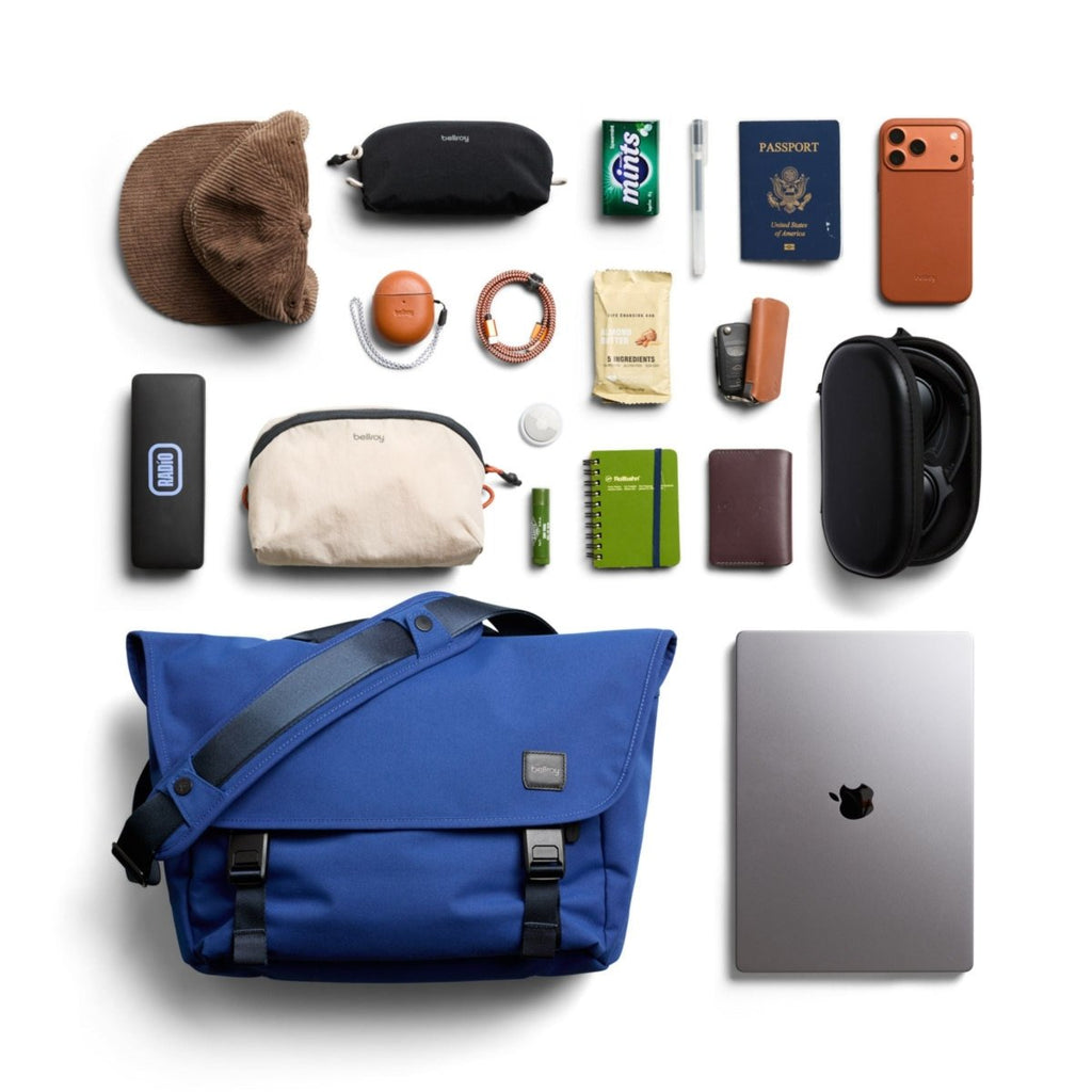 Bellroy Classic Messenger 13L in Indigo