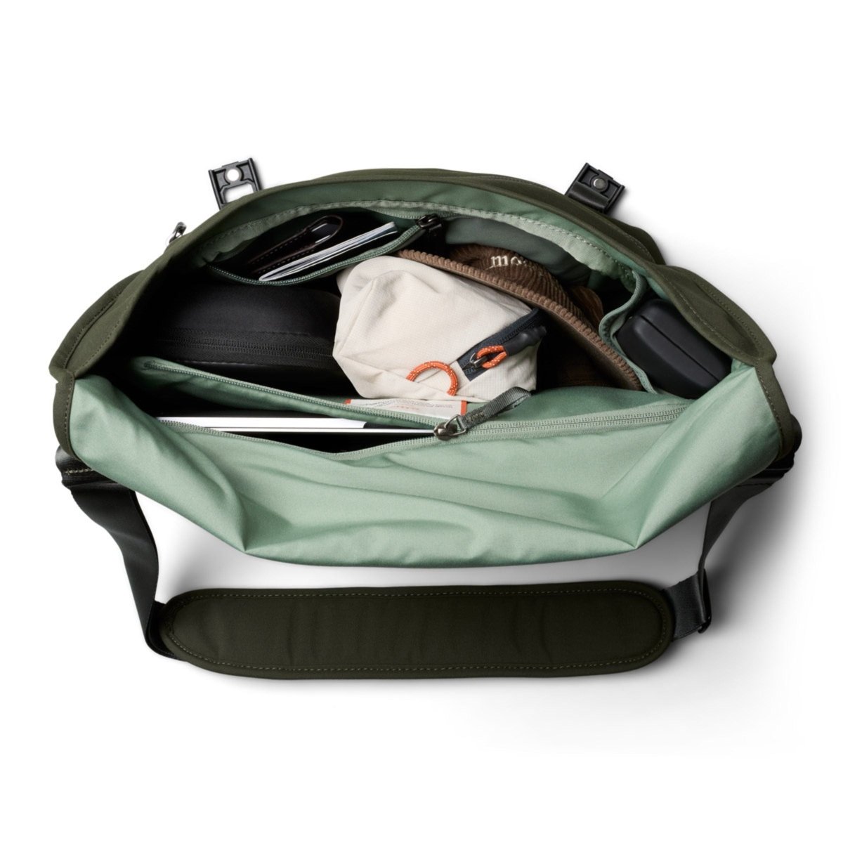 Bellroy Classic Messenger 13L in Olive