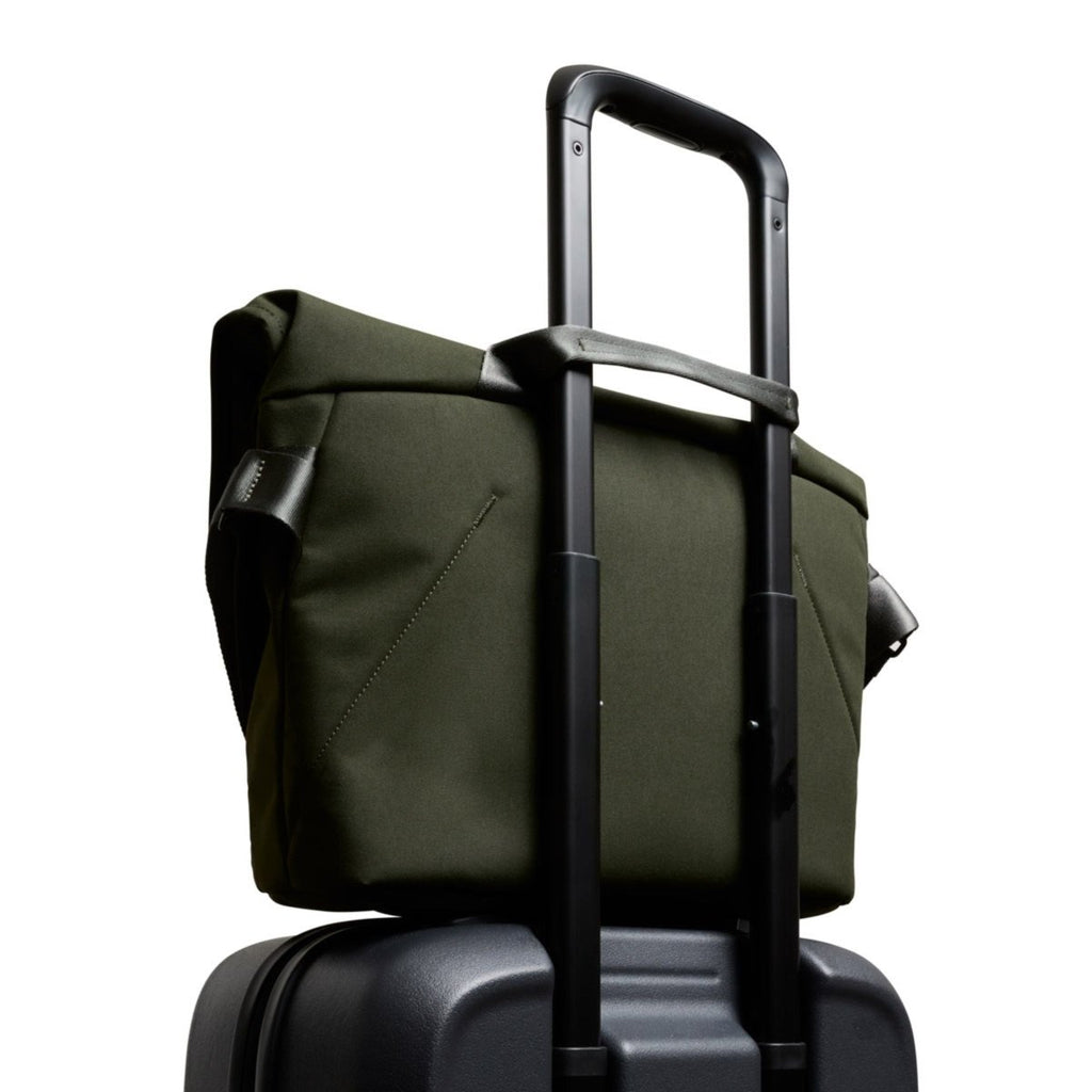 Bellroy Classic Messenger 13L in Olive
