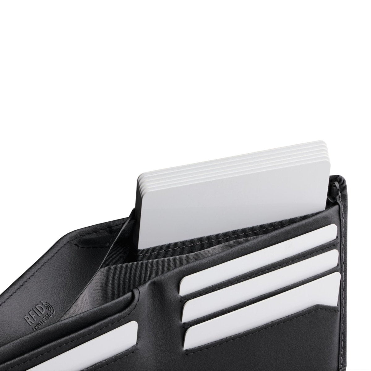 Bellroy Hide & Seek Hi in INNOVERA™ Black