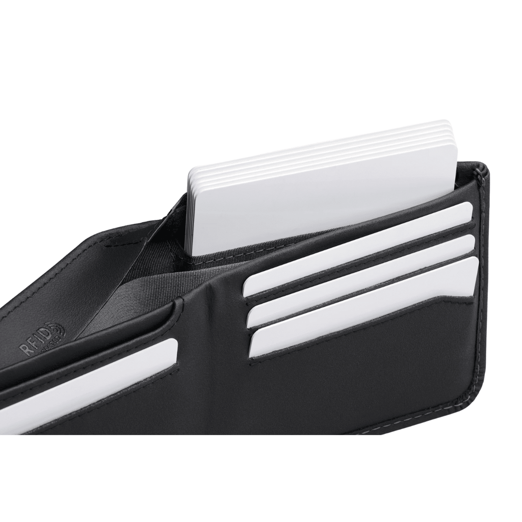 Bellroy Hide & Seek Lo in INNOVERA™ Black